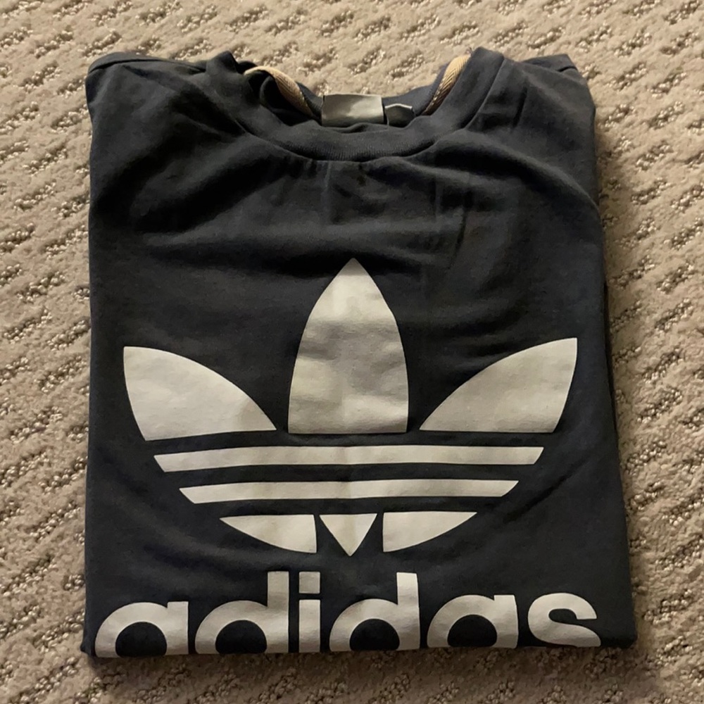 Adidas t